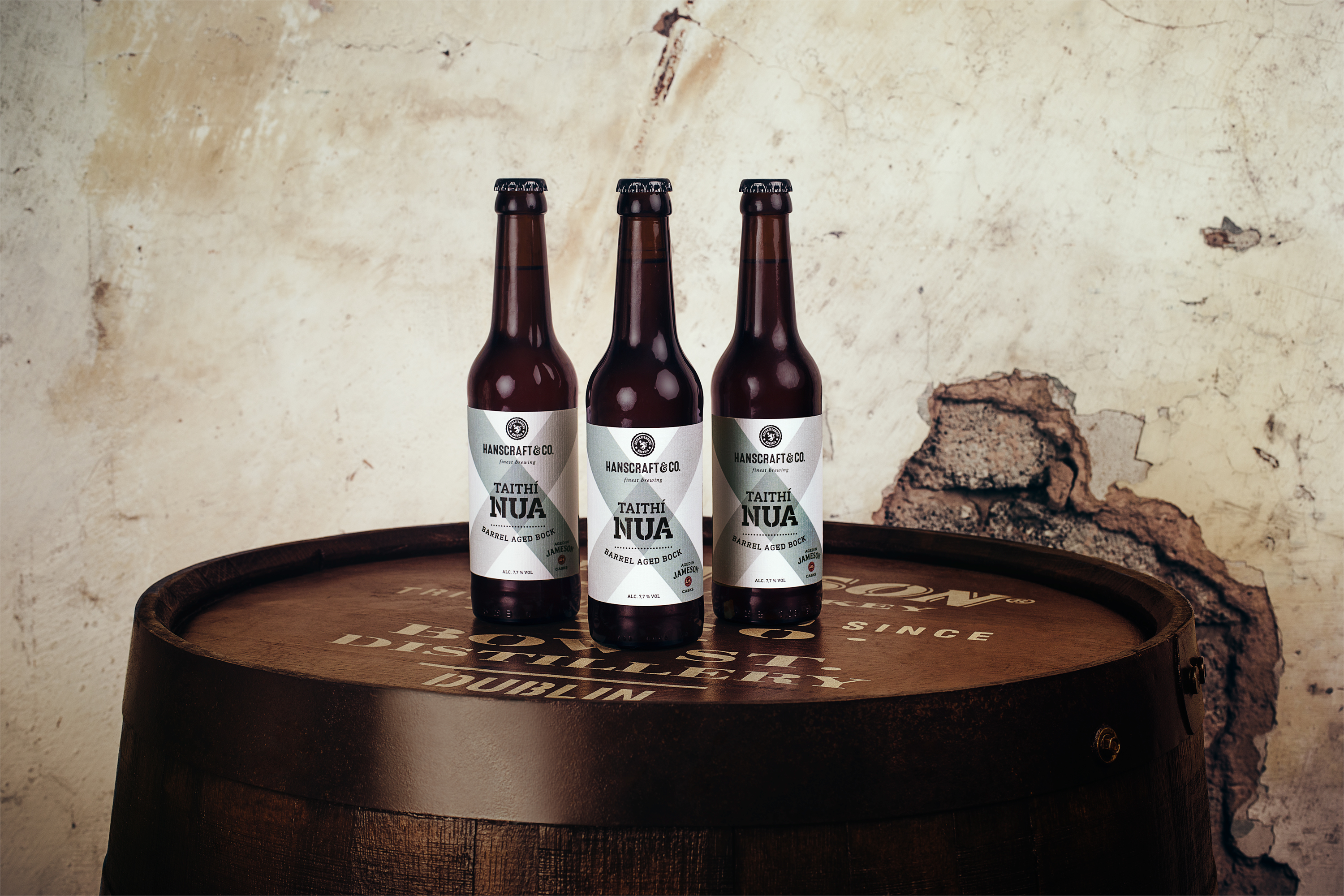 Produktinformation Hanscraft Taithí Nua
Zutaten: Wasser, Gerstenmalz, Hopfen, Hefe
Malz: Pilsner, Münchner, Karamell
Hopfen: Magnum, Tradition, Mittelfrüh
Füllmenge: 0,33 l
Alkoholgehalt: 7,7 %